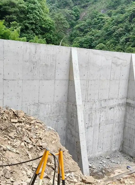 天津河北区重力式挡土墙